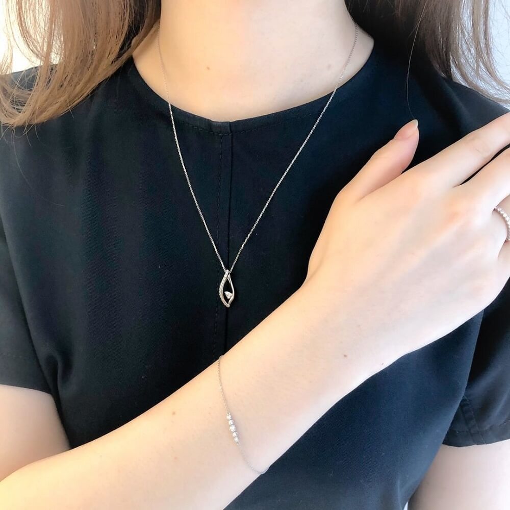 ４℃のネックレスとブレスレット