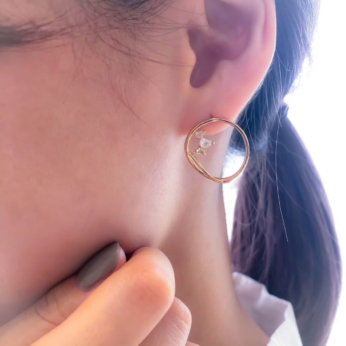 Lucent Blow ピアス