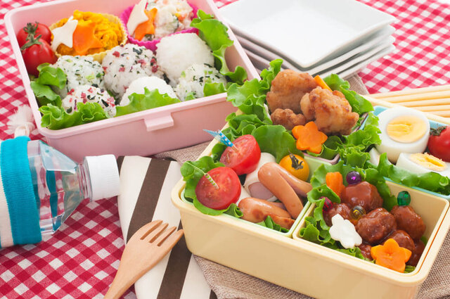 おしゃれピクニックに必須の持ち物はコレ 映え写真のコツ 可愛いお弁当レシピも Premium Outlets Times おしゃれピクニックに必須の持ち物はコレ 映え写真のコツ 可愛いお弁当レシピも Premium Outlets Times