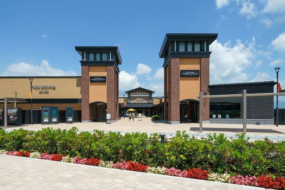 御殿場プレミアム アウトレットの夜空に煌めく花火が打ち上がる 夏祭りイベント Gotemba Night 初開催 Premium Outlets Times