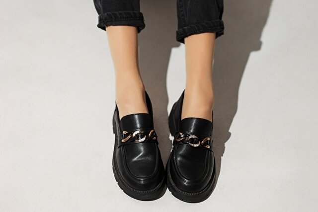 ローファーの種類・選び方を解説！おすすめコーデやブランドもチェック