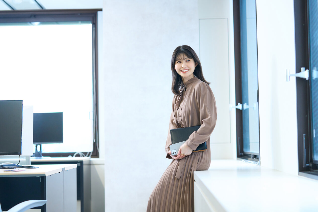 ワンピースを着た女性