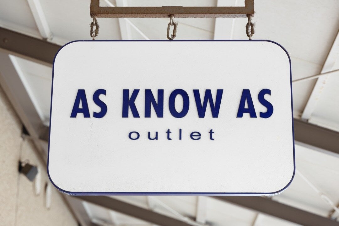 As Know Asの看板