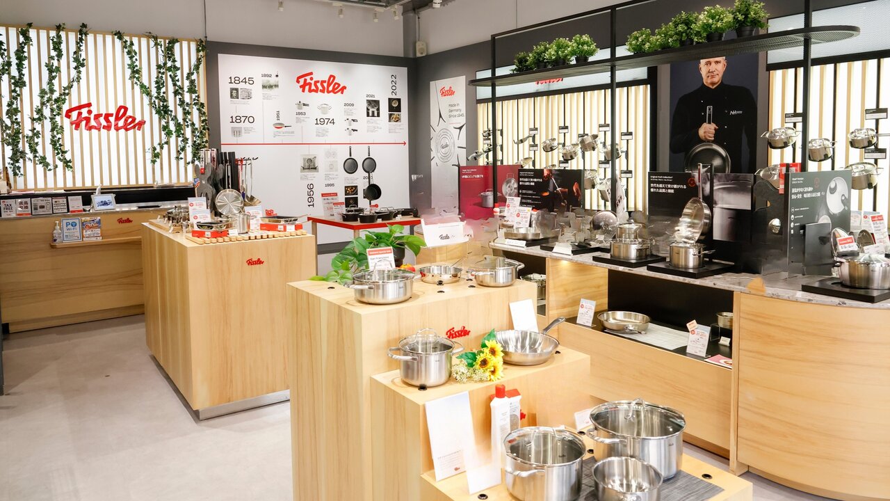 キッチンウェアが並んだ「Fissler」の店内
