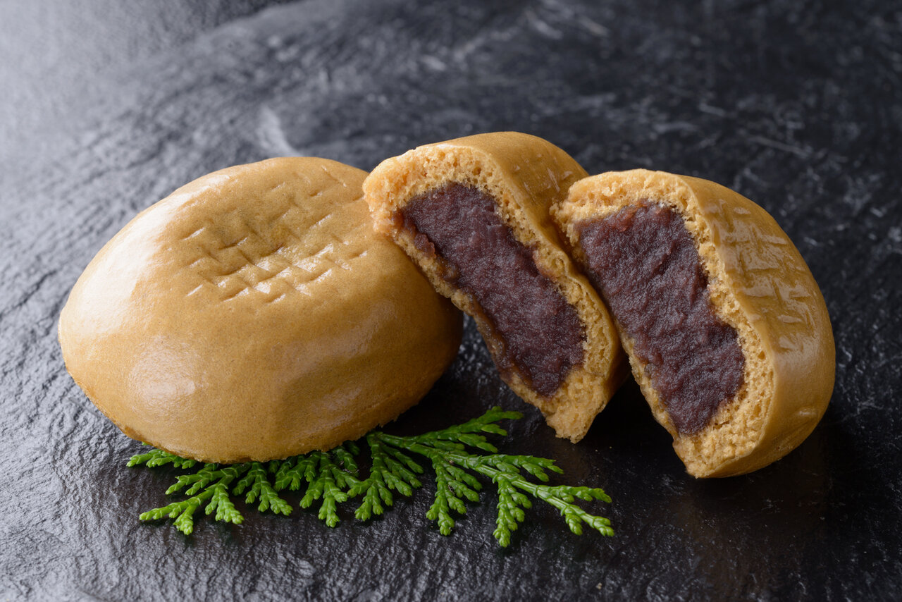 「新井屋」の「味噌まんじゅう」