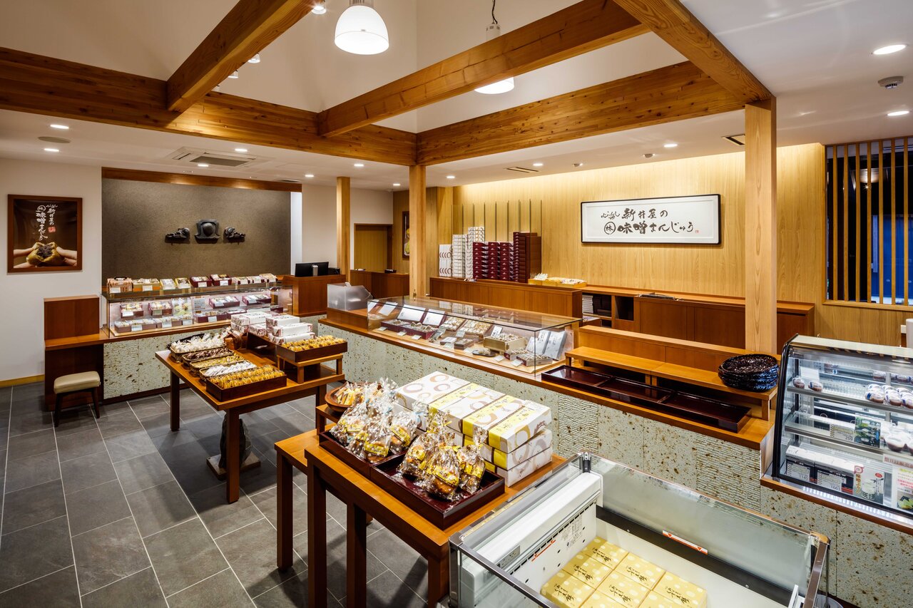 「新井屋」の店内