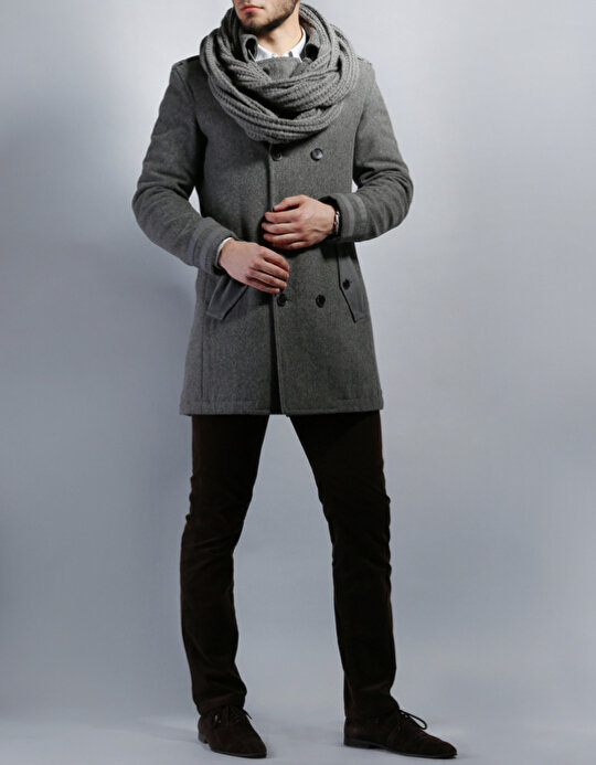 ピーコート×マフラーのコーデ