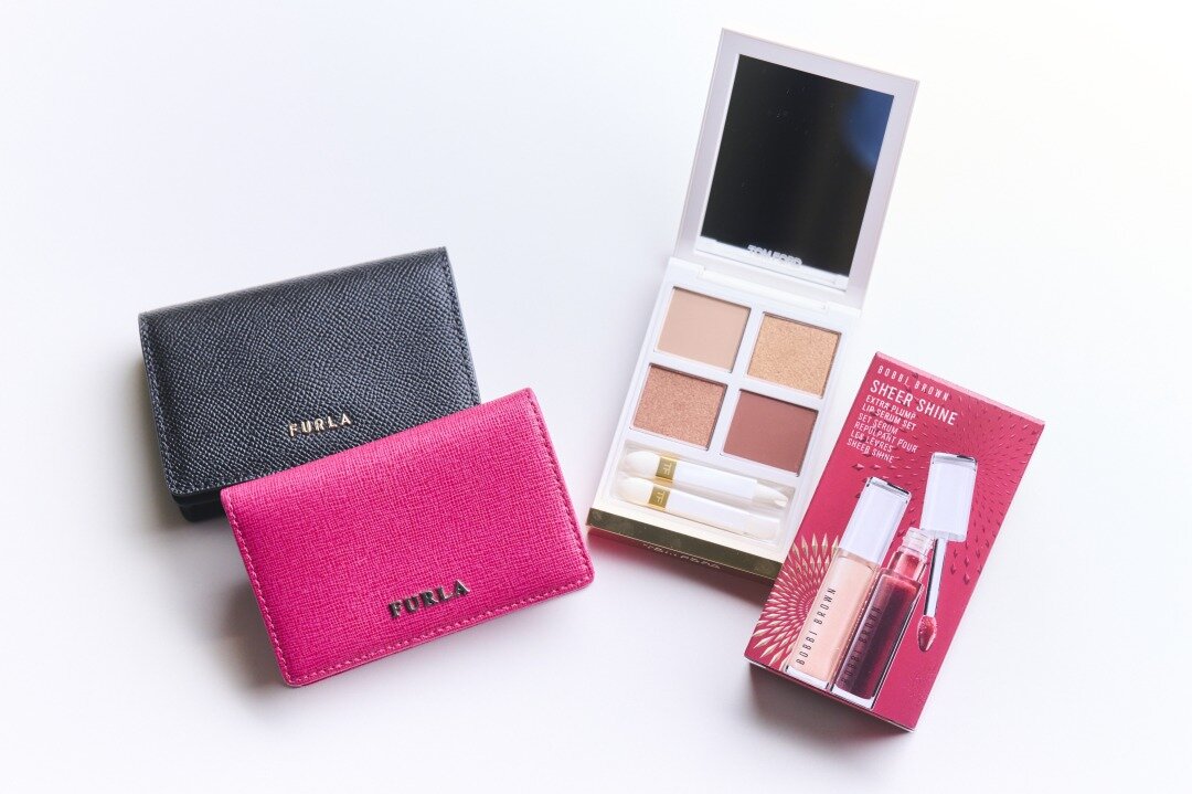 名刺入れとコスメ