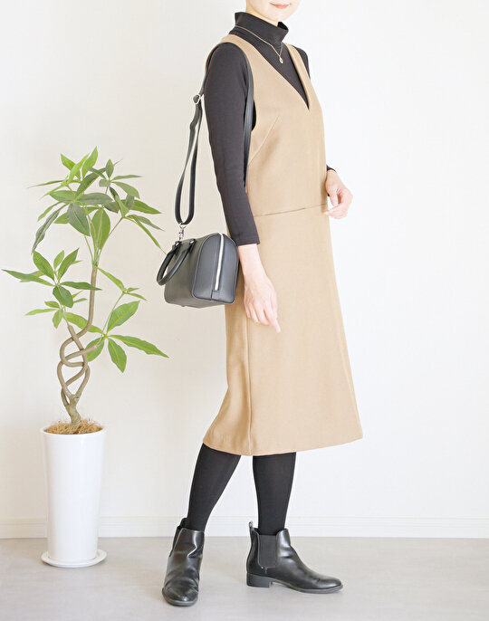 ワンピース×ハイネックニットのコーデ