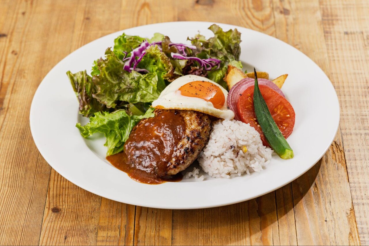 ALOHA CAFÉ Pineappleのロコモコ