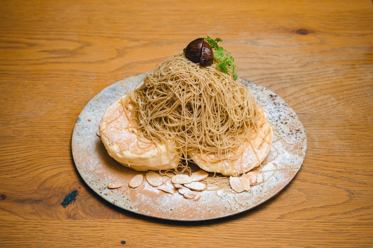 丹波立杭 YAMATO cafe 三田店の和栗の生搾りモンブランパンケーキ