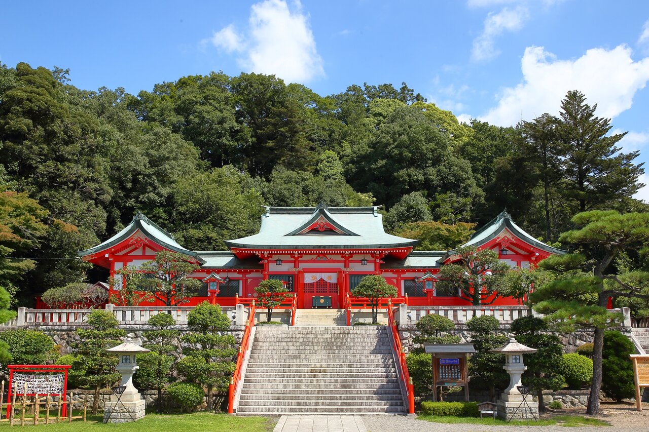 美しい朱塗りの足利織姫神社