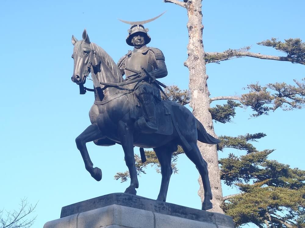 仙台城跡の伊達政宗公騎馬像