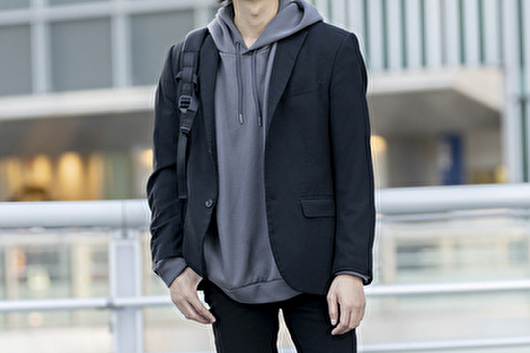 きれいめカジュアルスタイルの男性