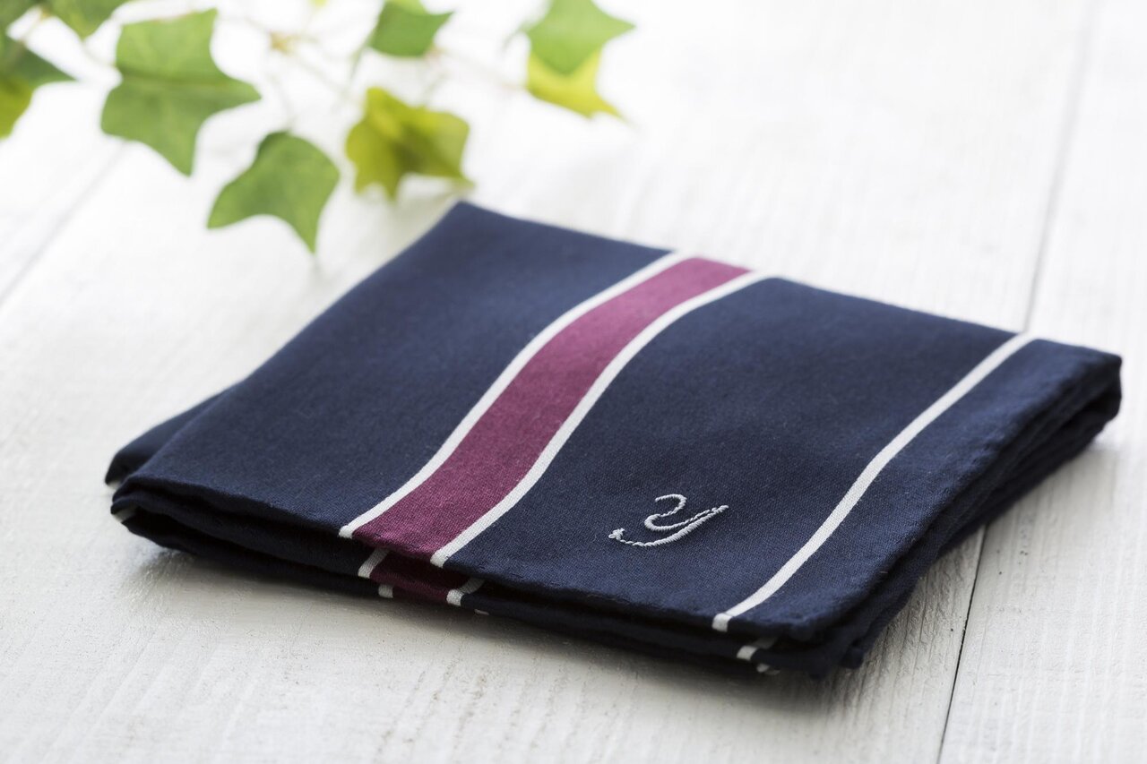 刺繍の入ったハンカチ