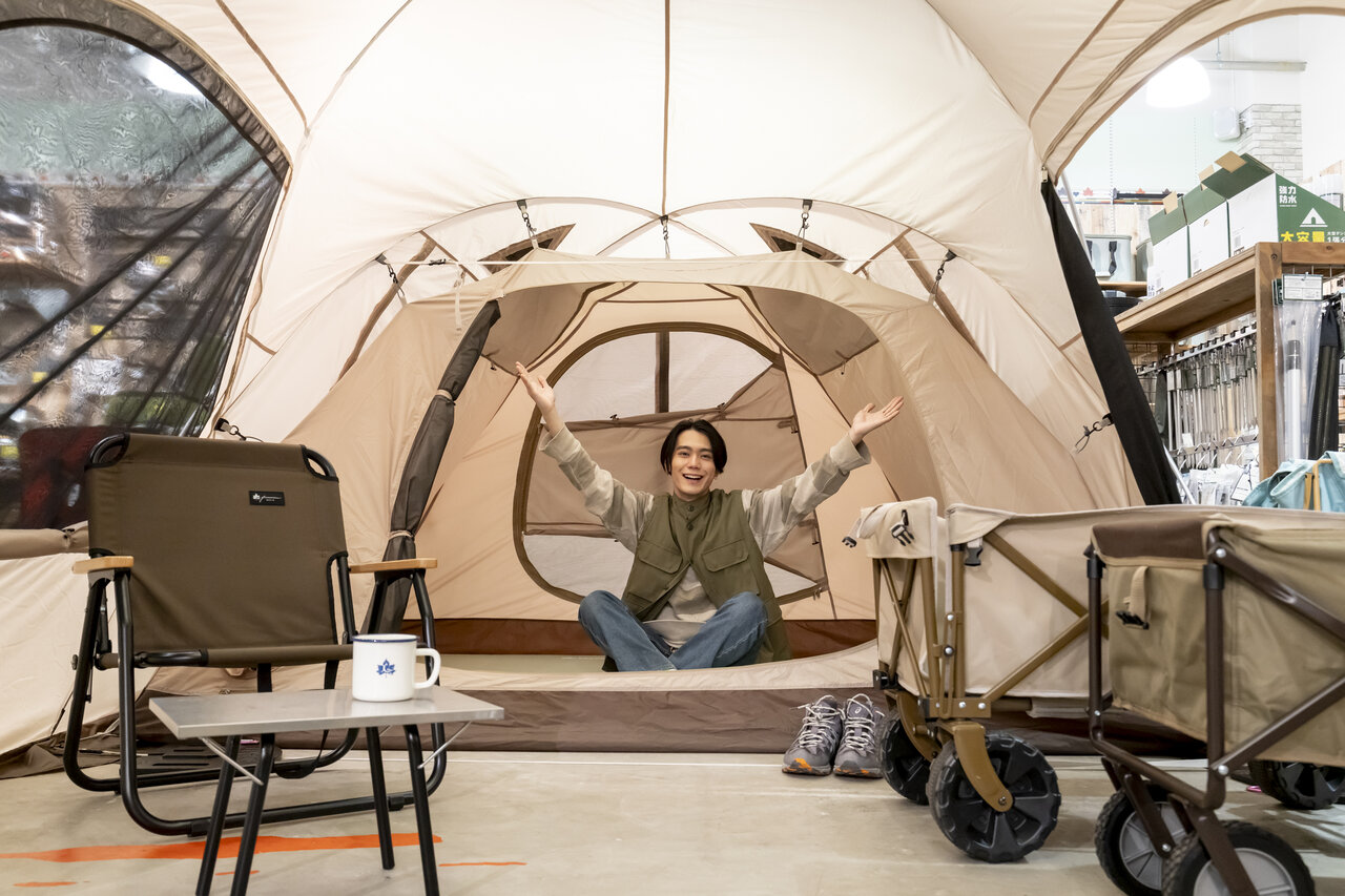 Logos店内のテントの中