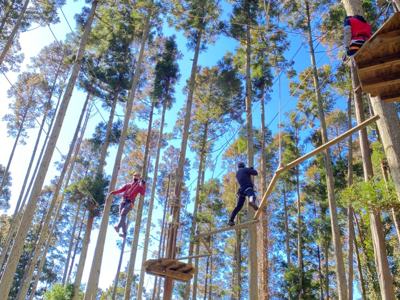 フォレストアドベンチャー・ターザニアで遊ぶファミリー