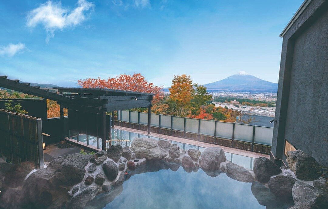木の花の湯から望む富士山