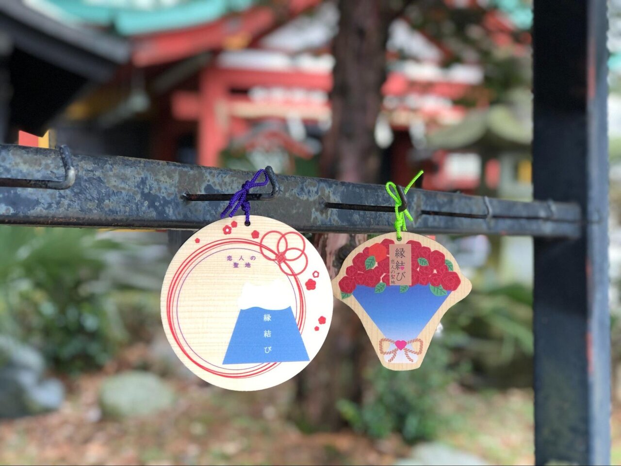 新橋浅間神社の縁結びの絵馬