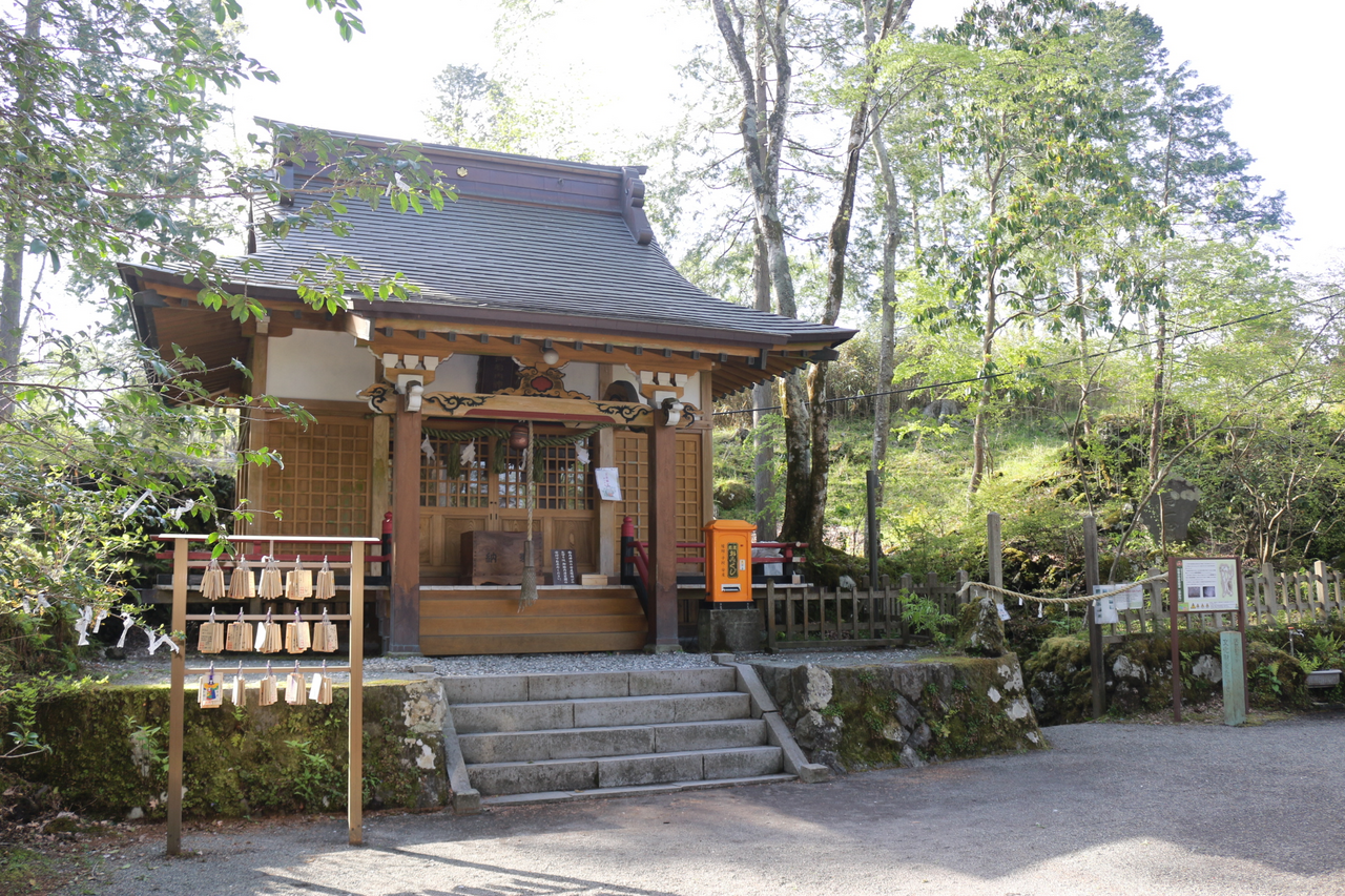 胎内神社の社殿