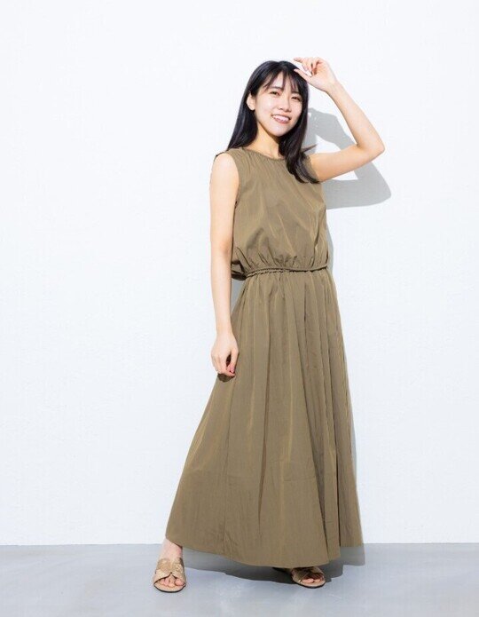 ワンピース×サンダルのコーデ