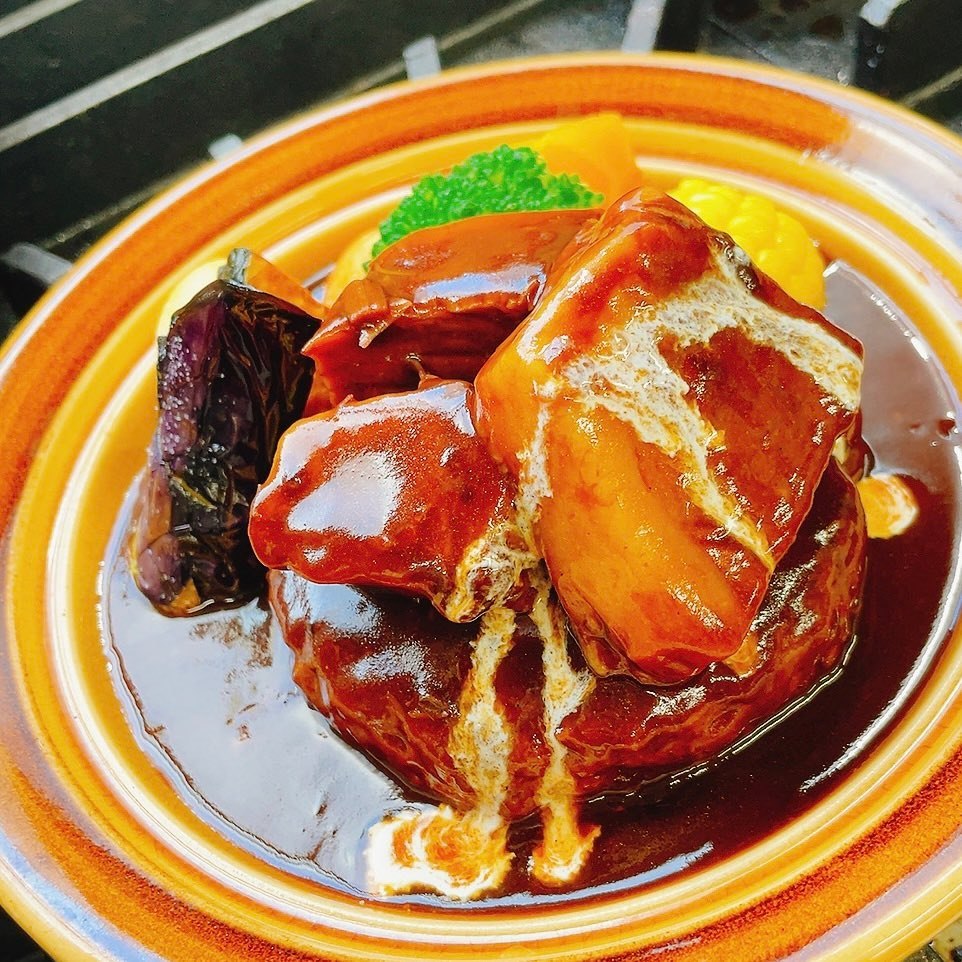クラップの黒毛和牛のハンバーグとビーフシチュー