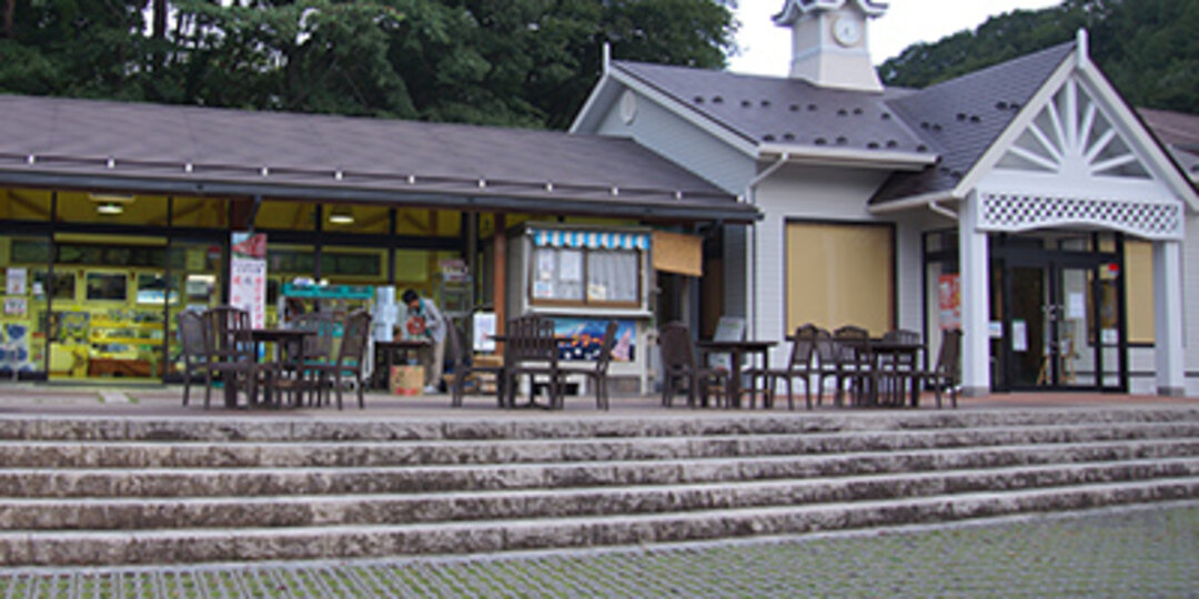 道の駅かつやまの外観