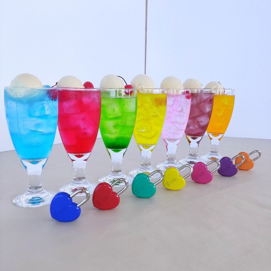 福岡タワーのカラフルクリームソーダ