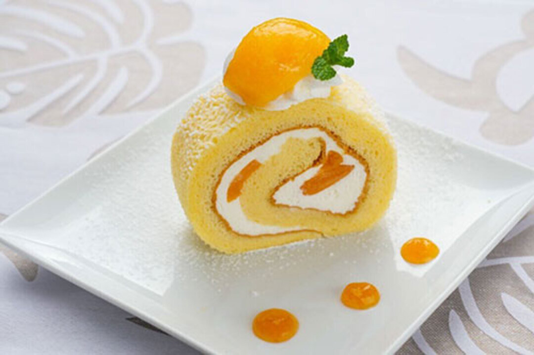 枇杷倶楽部のびわロールケーキ