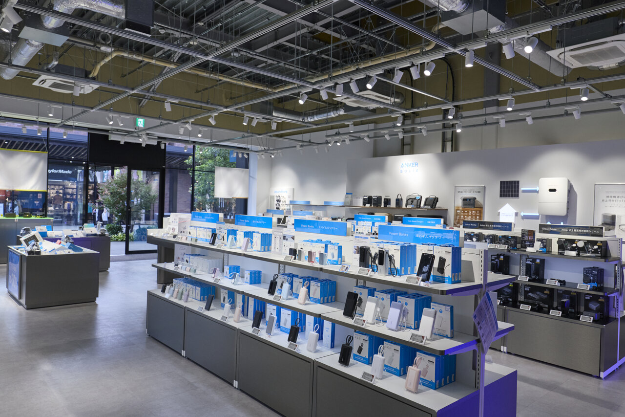 Anker Storeの店内