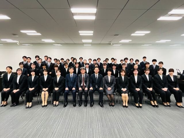 【2026年度入社式】歴代最多100名以上の新入社員を迎えて。一人ひとりの成長と不安に寄り添う