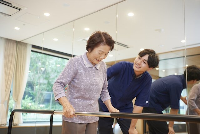 認知症介護実践者研修とは?研修内容や申込方法、修了後のメリットを詳しく解説