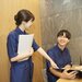 認知症ケア専門士とは？資格取得方法や試験内容、将来性について解説 - チャームPOINT（チャームポイント）｜介護で働くリアルを伝える情報メディア