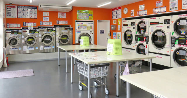 汚いイメージ コインランドリー は実はこんなに進化していた 布団や靴が洗濯できる程の大量洗濯 高温乾燥のコインランドリーとは 家men オトコたちの家事を楽しく 毎日を楽しく パパ応援webメディア