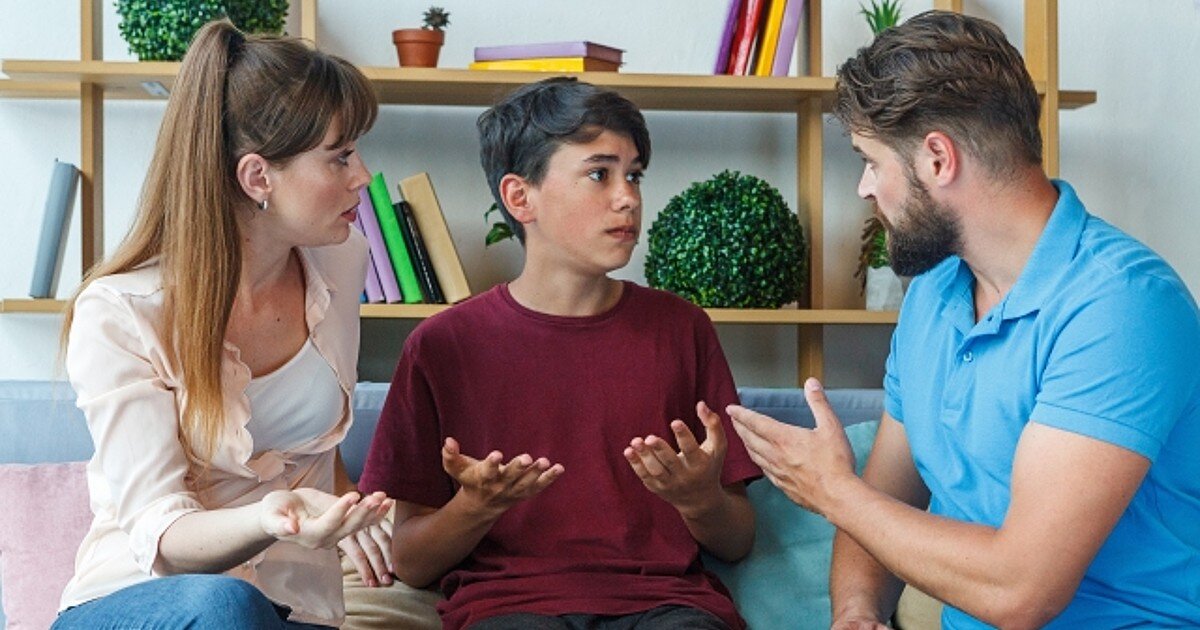 【10歳の反抗期】親に突っかかってくる我が子にどう対処すればいい?子どもの反抗期虎の巻
