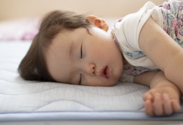 赤ちゃん,寝返り