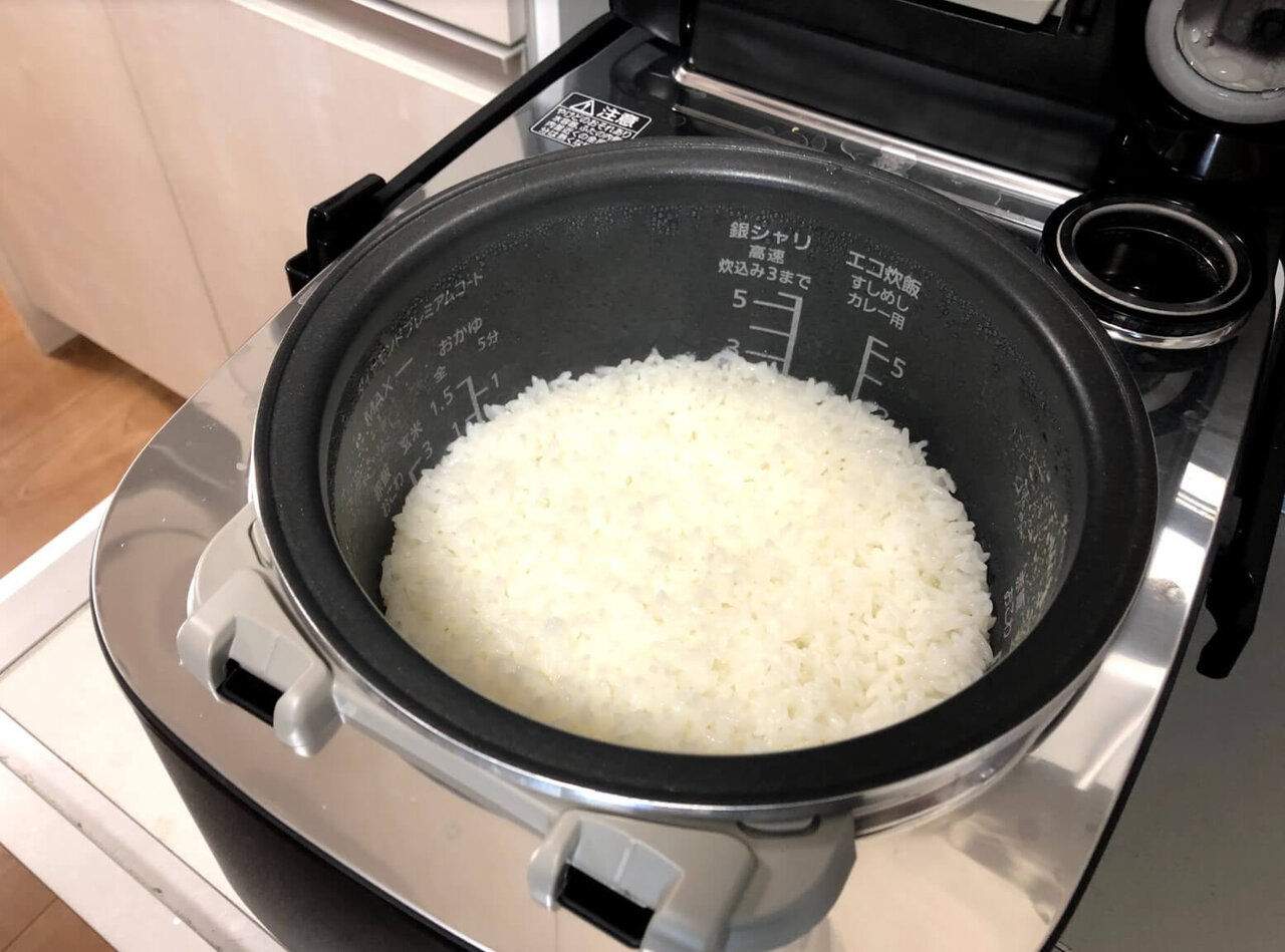 パナソニック炊飯器「SR-VSX101」を使用　お米が炊き上がりました