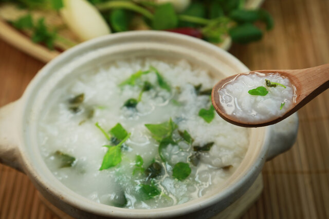 ミニチュア　春の七草の植え込みと七草粥 1月7日は春の七草 実物と名前一致する？七草粥の作り方 - そらくら