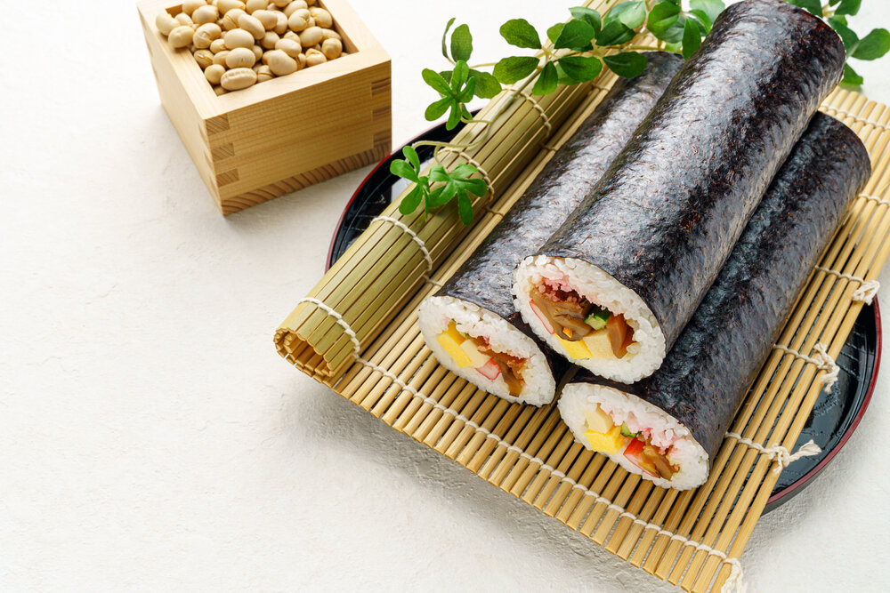 縁起が良い恵方巻き 22年の恵方は 北北西 家族葬のファミーユ Coeurlien