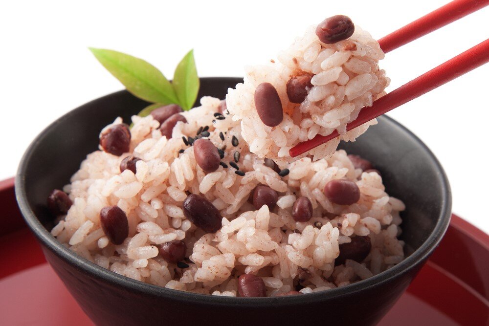 春のお彼岸に適したお供え物とは 意外な食べ物や花を紹介 家族葬のファミーユ Coeurlien 春のお彼岸に適したお供え物とは 意外な食べ物や花を紹介 家族葬のファミーユ Coeurlien