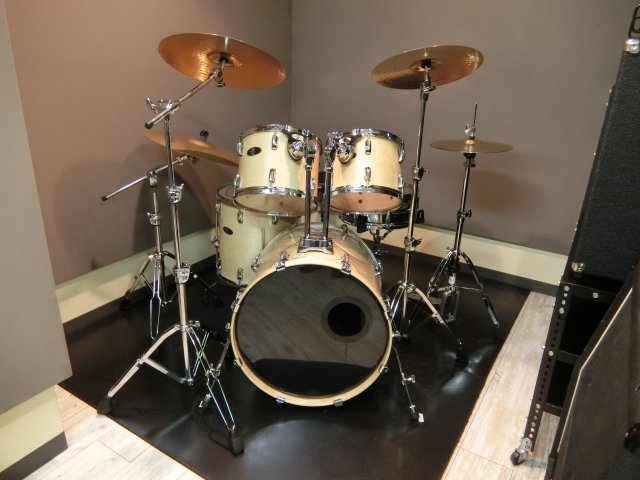 ドラムを始めるなら今!ビートを刻んで楽しく右脳と左脳を養おう!