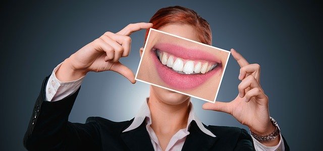 ホワイトニングをはじめて白い歯を手に入れよう!
