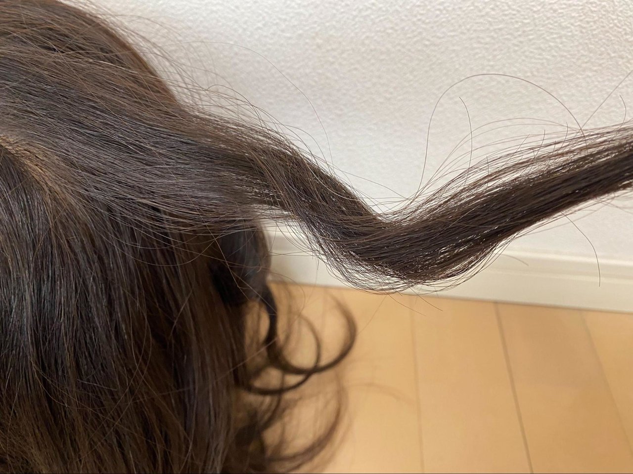 はじめての巻き髪でも安心 コテを使えば簡単 初心者さんも可愛く髪を巻こう ハジメノ