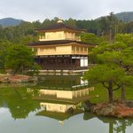 【京都】風水的にも強力なパワースポット。金運と商売運アップに金閣寺へ。絵馬に願いを込めて!