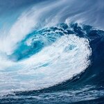 【夢占い】突然の衝撃!津波の被害に遭う夢