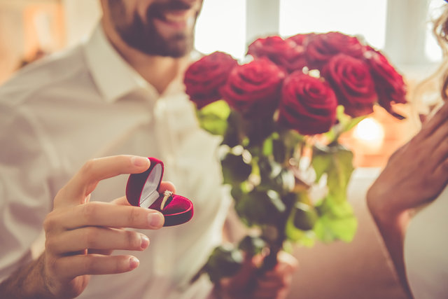 婚約指輪とは おすすめの婚約指輪も紹介