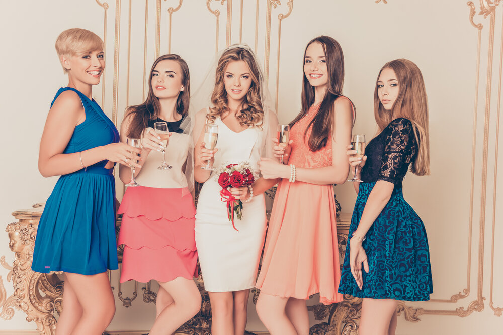 結婚式の受付は誰に頼めば良い 受付を頼む時のマナーや当日の役割なども解説