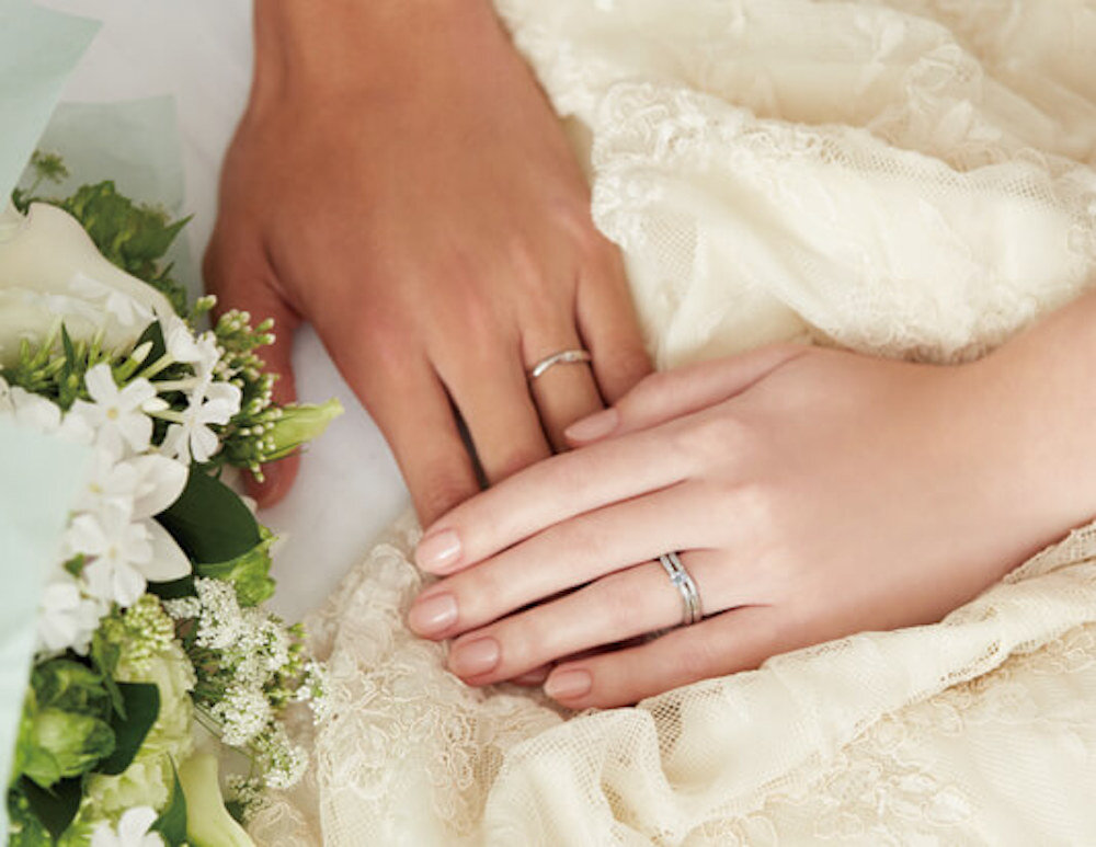 婚約指輪と結婚指輪の意味や違いを解説 それぞれに込められた想いとは
