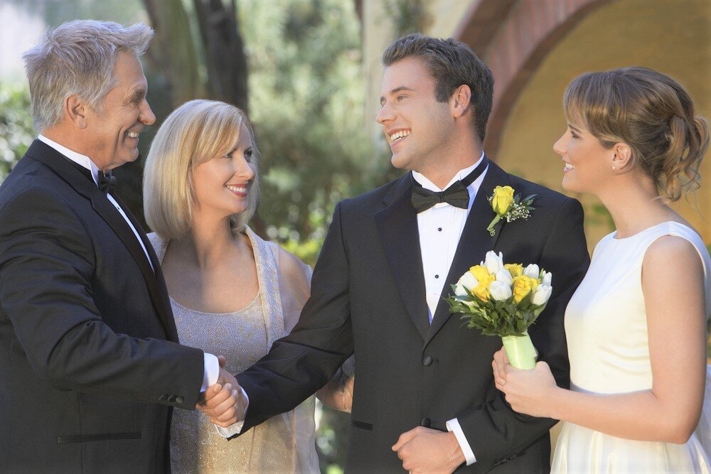 親族向け 結婚式はマナーを意識した服装で 当日に必要な持ち物もチェック