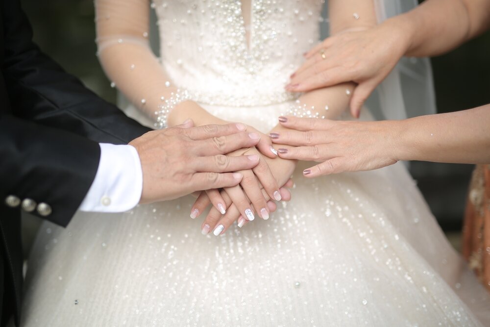 結婚式における仲人の役割や意味とは?立てる必要性やパターン別の頼み方も紹介 - festaria journal